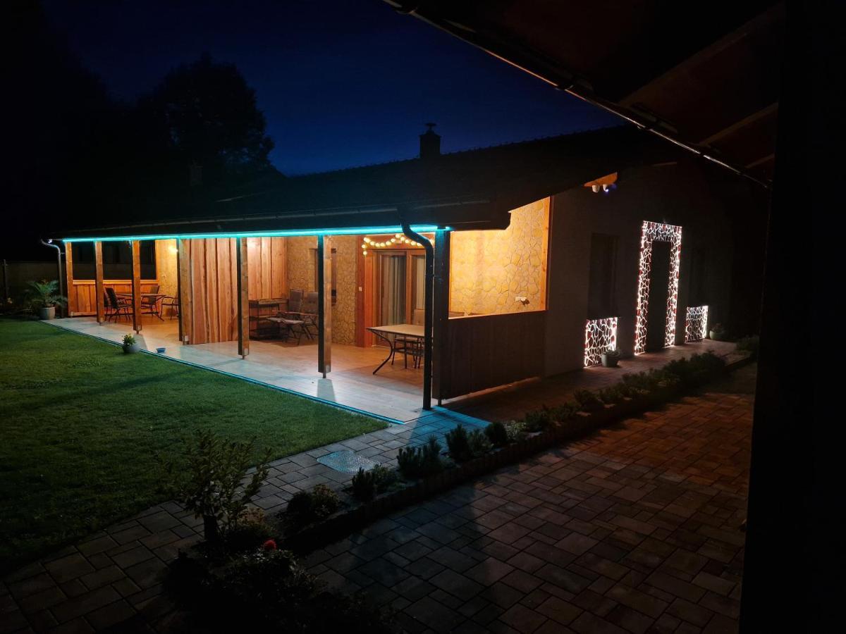Villa Garden Besenova Exterior photo
